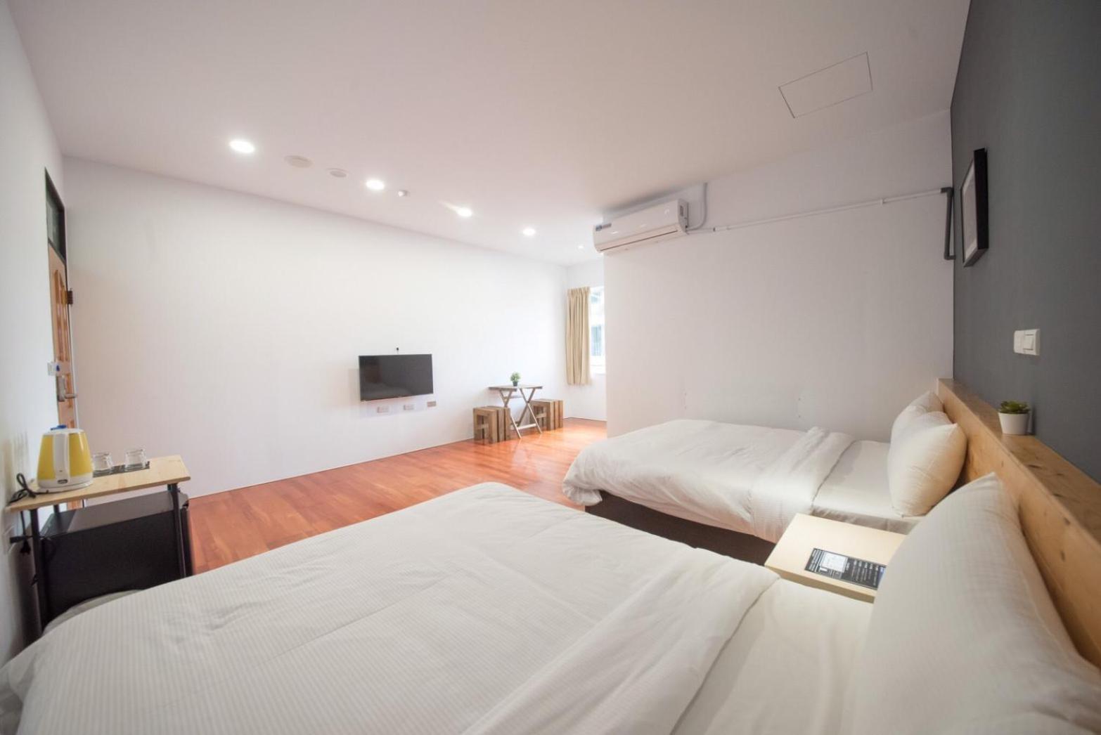 Deer Traveler Hostel Yuchi Exterior photo