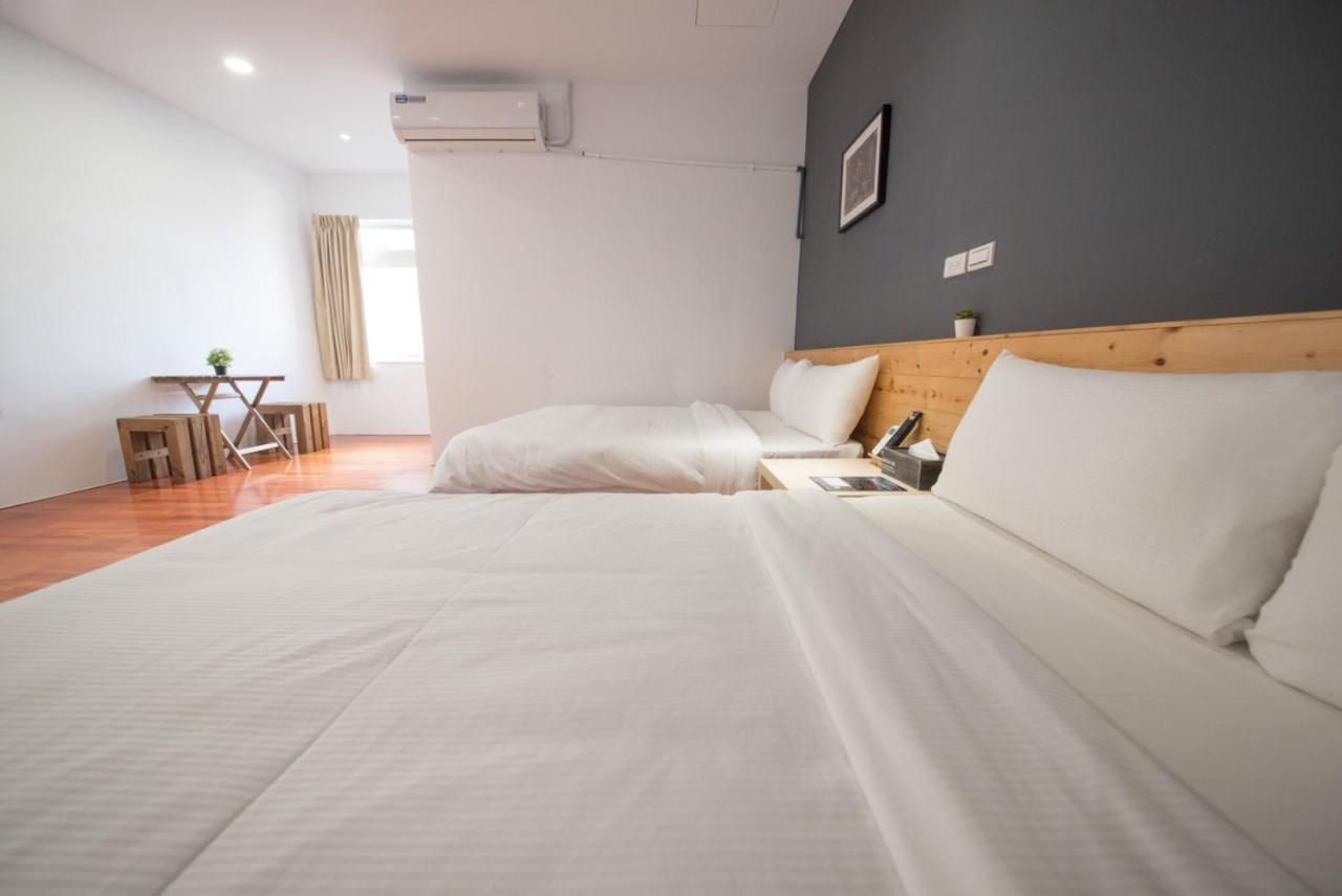 Deer Traveler Hostel Yuchi Exterior photo