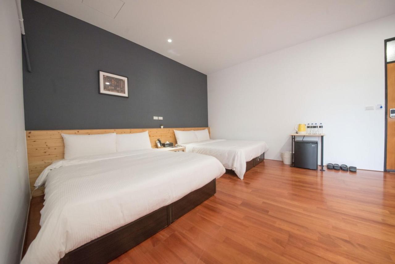 Deer Traveler Hostel Yuchi Exterior photo